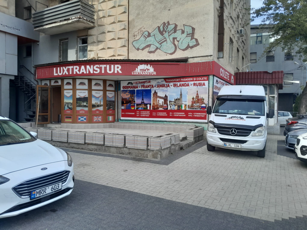  "LUXTRANSTUR" SRL