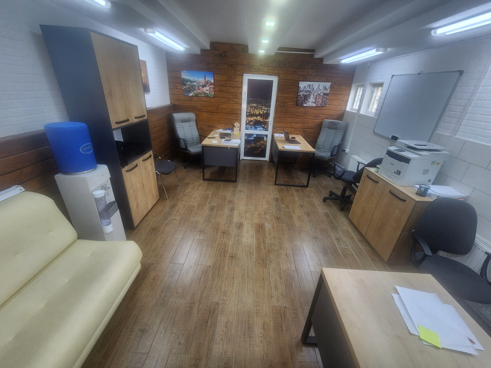 "LIONS ESTATE" S.R.L.